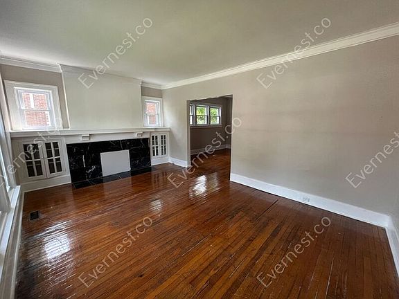 4th image of 163 Tuxedo St