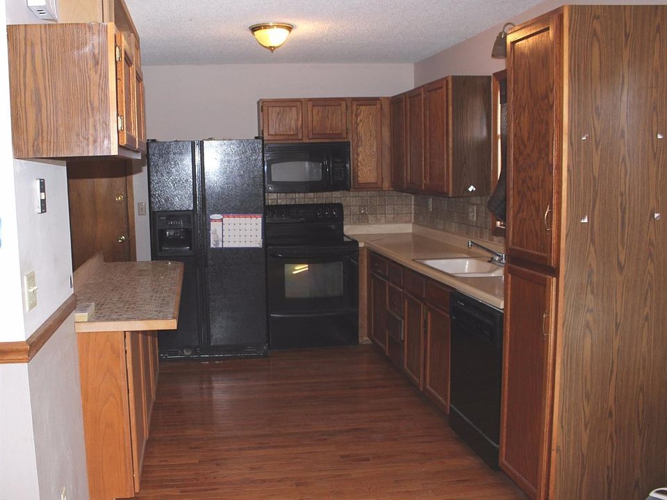 2nd image of 2112 N Mohawk Dr