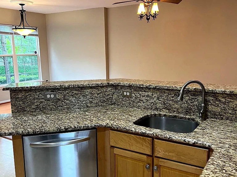 47370 Victoria Falls Sq — Photo 7