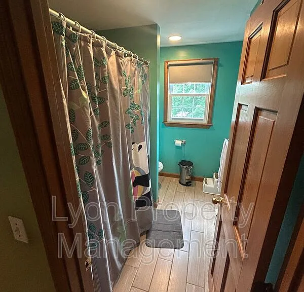 212 Tiffany St — Photo 9