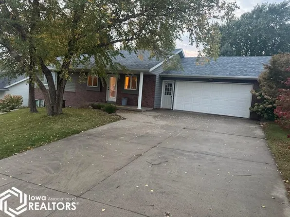 1045 Amy Ave, Carroll, IA 51401