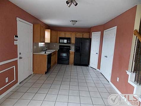 3rd image of 3950 Harbor Ct