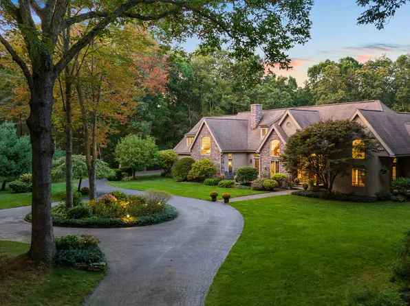 373 Second Hill Falls Lane, Bridgewater, CT 06752