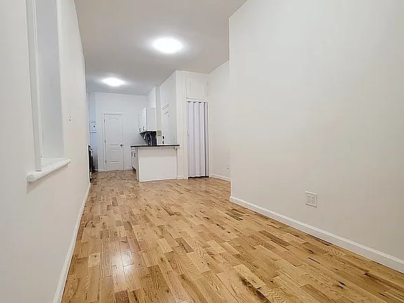 5th image of 312 E 9th St #10