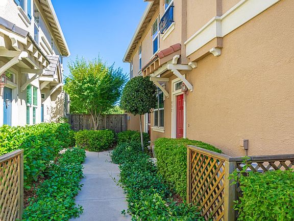 3rd image of 955 Marvin Gardens Way #28