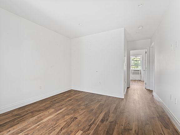 3rd image of 539 Henry St APT 3