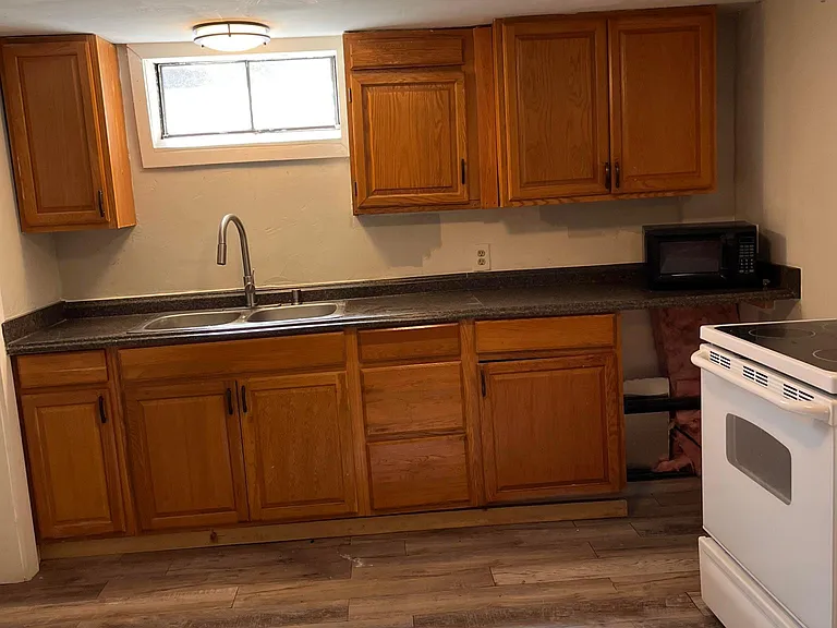 931 Remington St — Photo 3