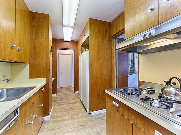 2nd image of 303 E 57th St #28D