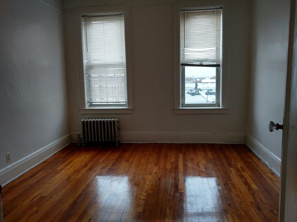 1st image of 2815 42nd St APT D1