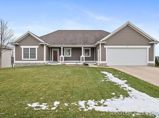 3227 Deep Rose Dr, Hudsonville, MI 49426