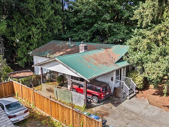 5th image of 2277 Mouldstade Rd