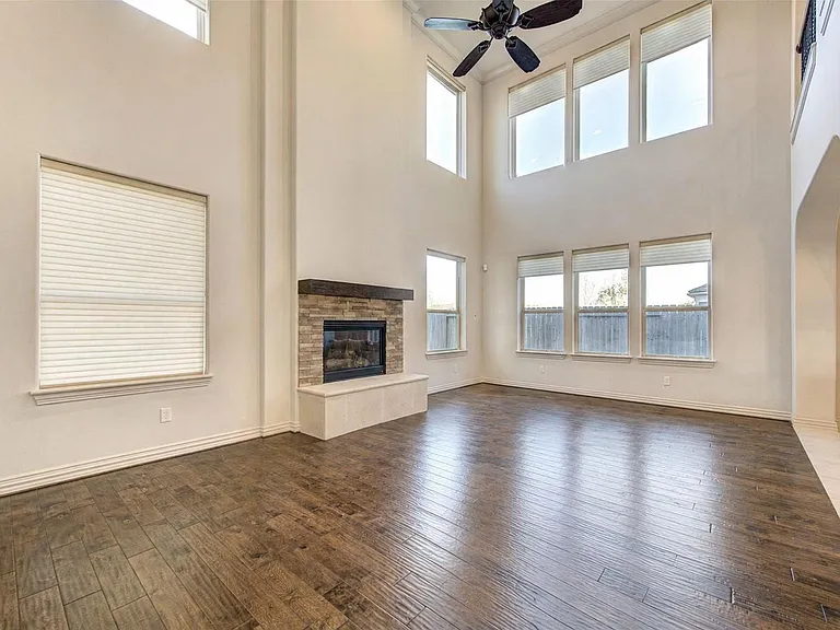 2422 Camden Creek Ln — Photo 9