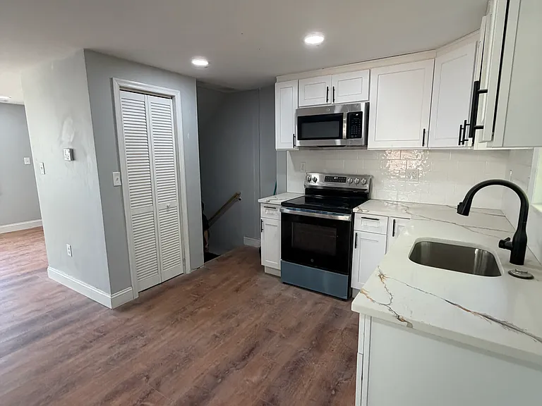 154 W Barber Ave — Photo 4