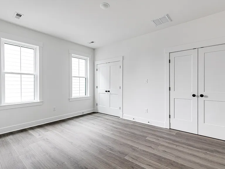 1827 W Cary St — Photo 28