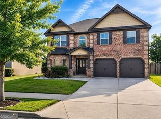 3639 Lake End Dr, Loganville, GA 30052