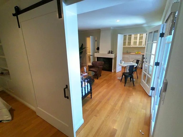 2285 N Beachwood Dr #12 — Photo 34