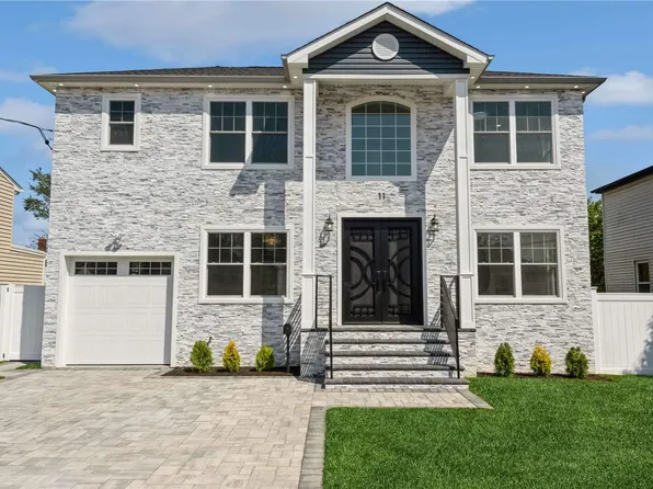 11 Romscho Street, Bethpage, NY 11714