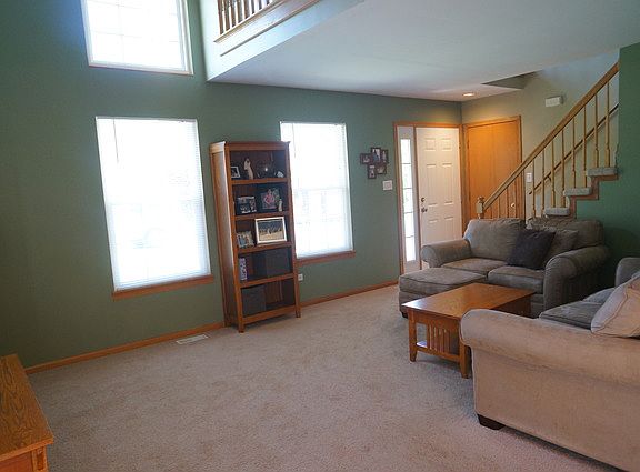 5th image of 16051 Laurel Dr