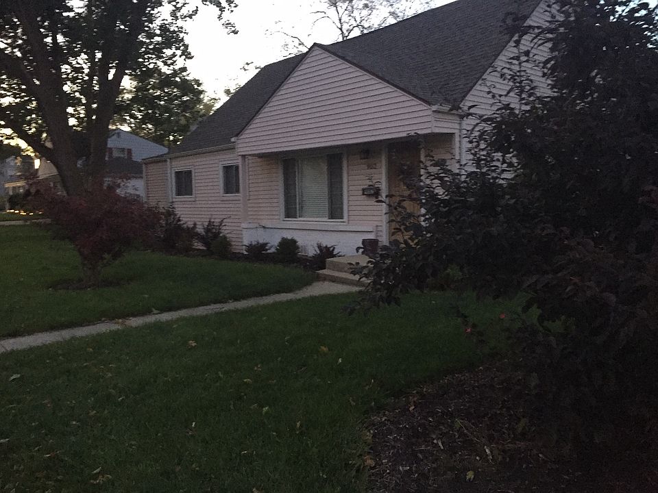 1st image of 902 N Dryden Ave