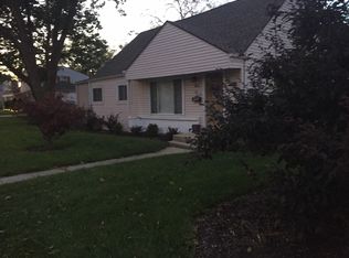 902 N Dryden Ave, Arlington Heights, IL 60004