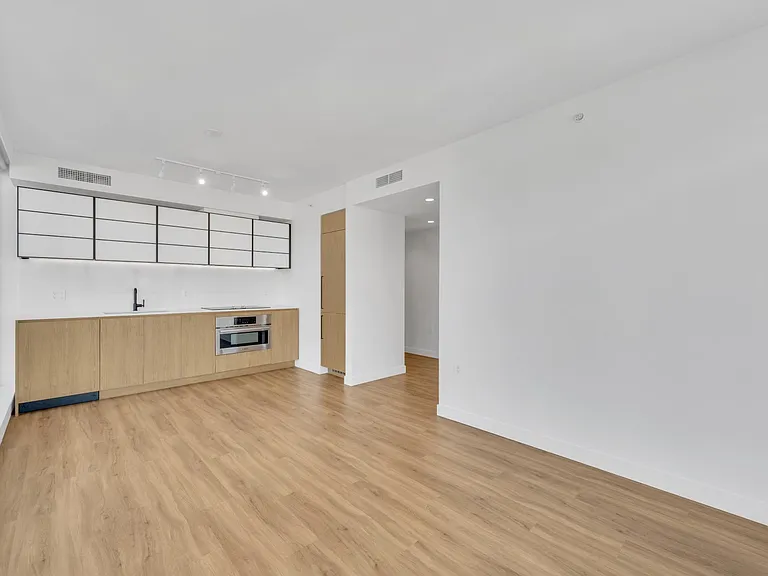 1770 Pendrell St — Photo 31
