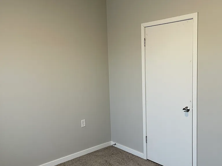325 E College St #1611 — Photo 14