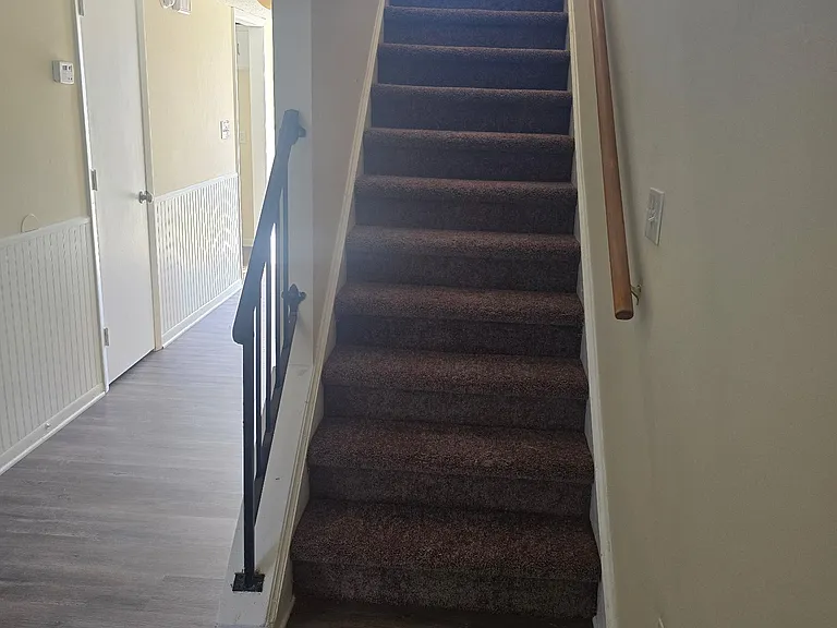 2080 Kings Gate Cir #C — Photo 7