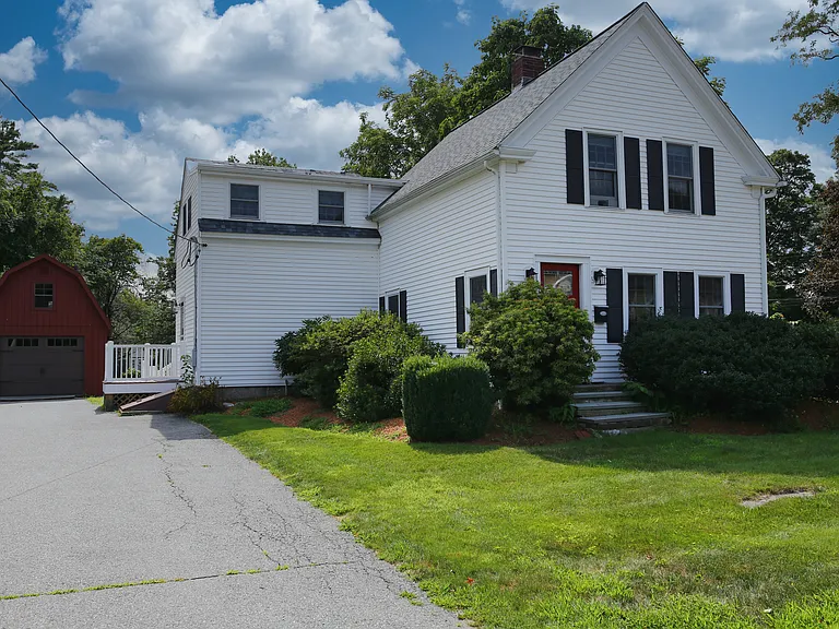 44 Pleasant St — Photo 1