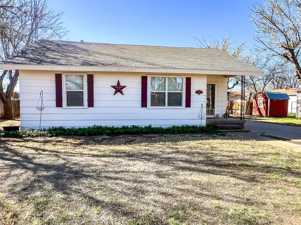805 N 11th St, Haskell, TX 79521