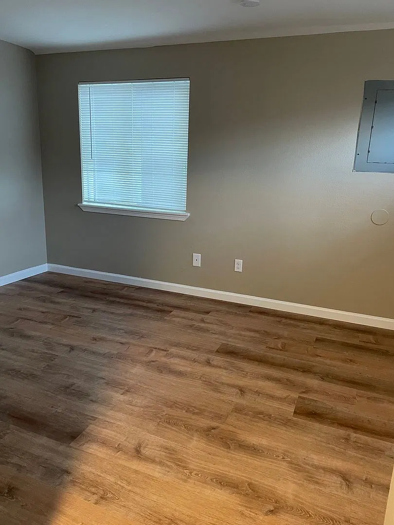 Circle Apartments — Photo 4