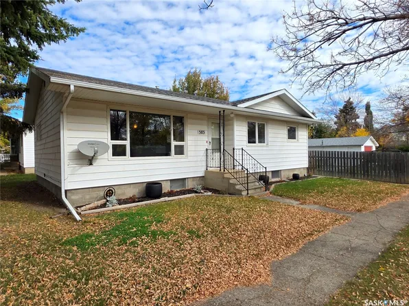 503 Thompson Street, Herbert, SK S0H 2A0