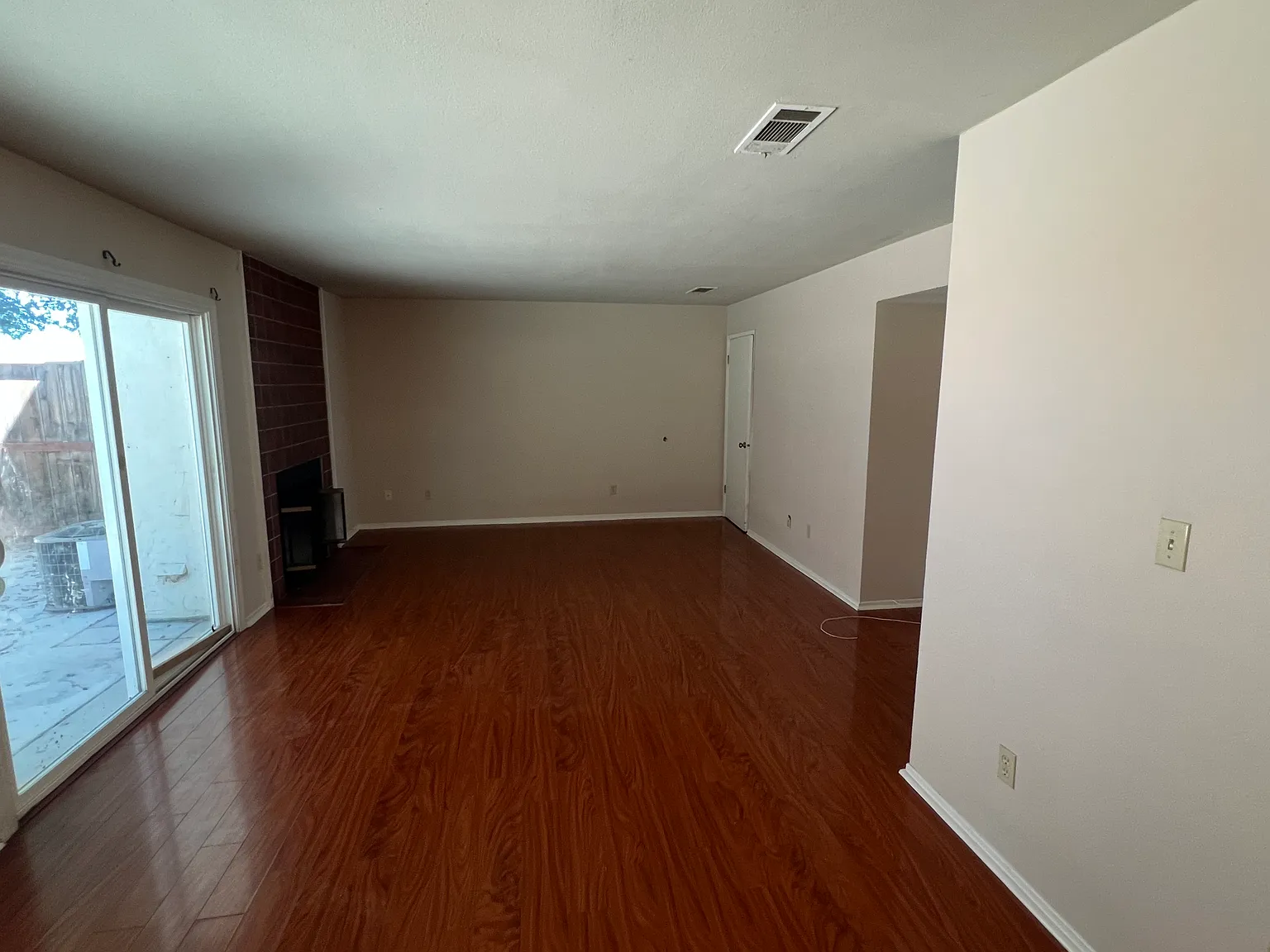 4 bed, 2.5 bath, 1476 sqft, $2,975 — Photo 3
