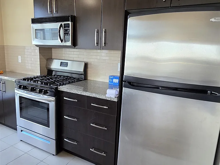 5068 Kwantlen St #1008 — Photo 23