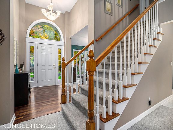 3rd image of 6879 Beech Creek Dr