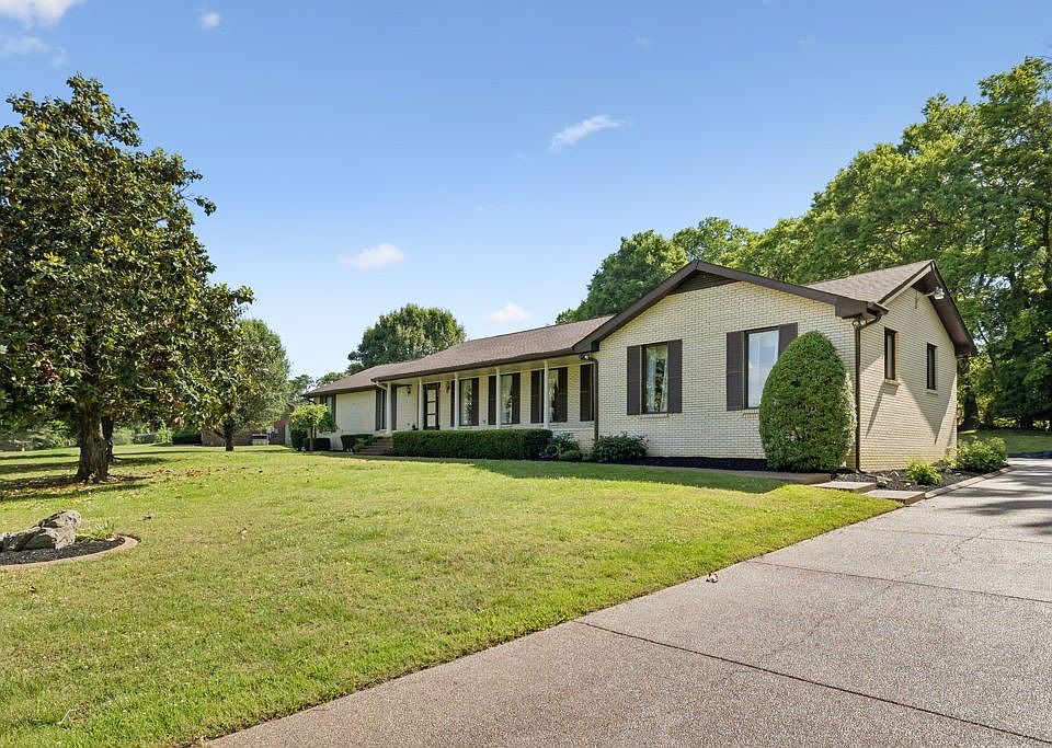 1st image of 500 Lakeshore Dr
