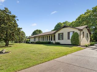 500 Lakeshore Dr, Old Hickory, TN 37138