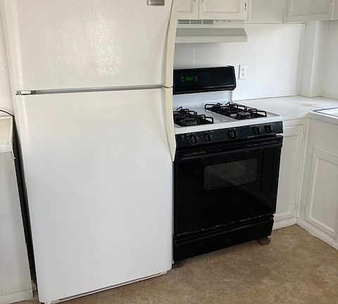 2nd image of 1317 E Elgin St Trlr 4