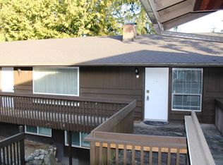 9113 236th St SW APT B, Edmonds, WA 98026