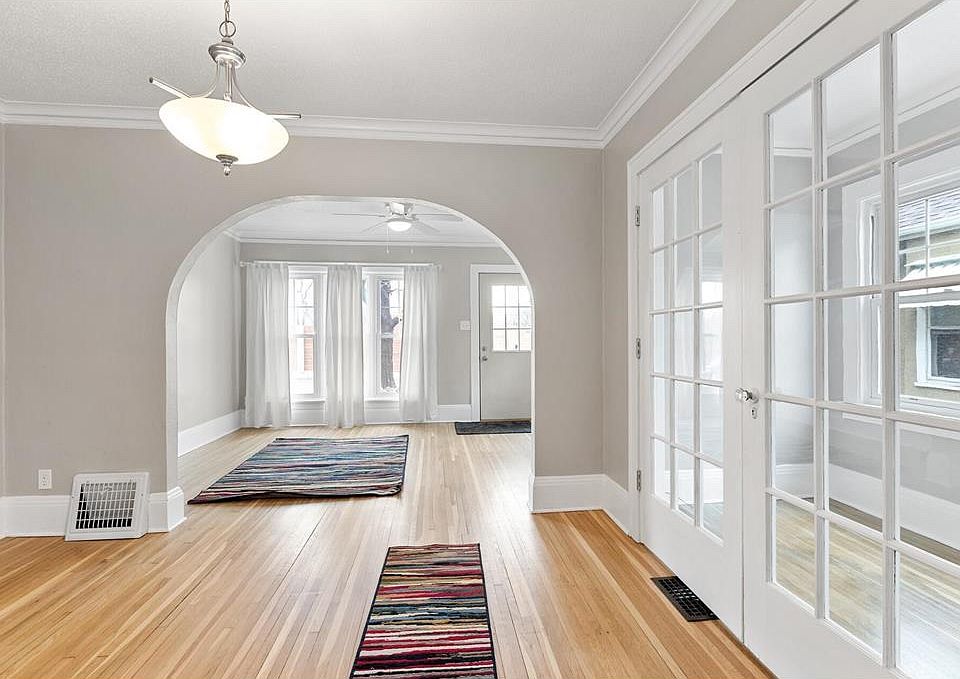 1st image of 1836 Roblyn Ave #1834