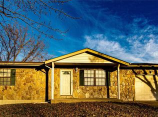 2017 Oak Tree Ln, Cahokia, IL 62206