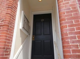 19 Charter St APT 1, Boston, MA 02113