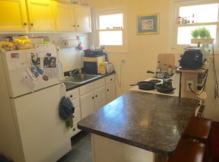 36 Taylor St APT C, Amherst, MA 01002