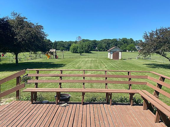 4th image of 17221 40th Avenue Ct N