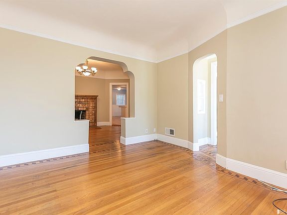 5th image of 370 28th St