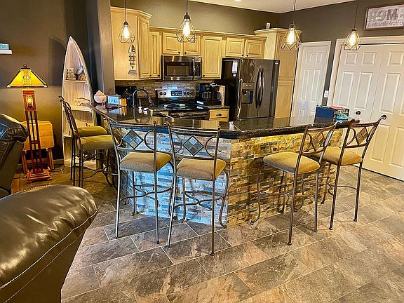 2nd image of 18130 Millstone Cove Rd Unit 403