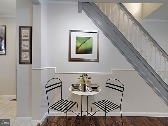 4th image of 25 N Streeper St #1