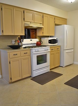 4th image of 9905 Plover Dr