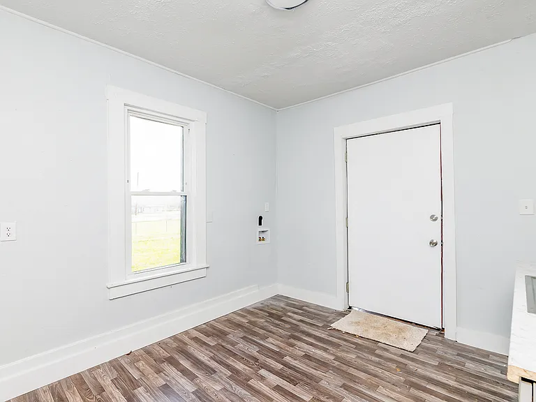 4012 Sunset Ave — Photo 9