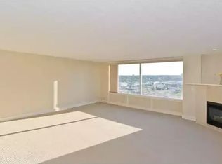 683 10th St SW, Calgary, AB T2P5G3