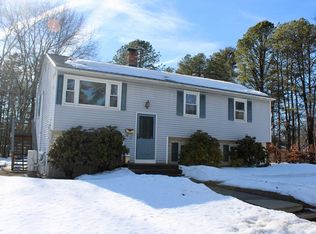 23 Sunset Dr, Turners Falls, MA 01376